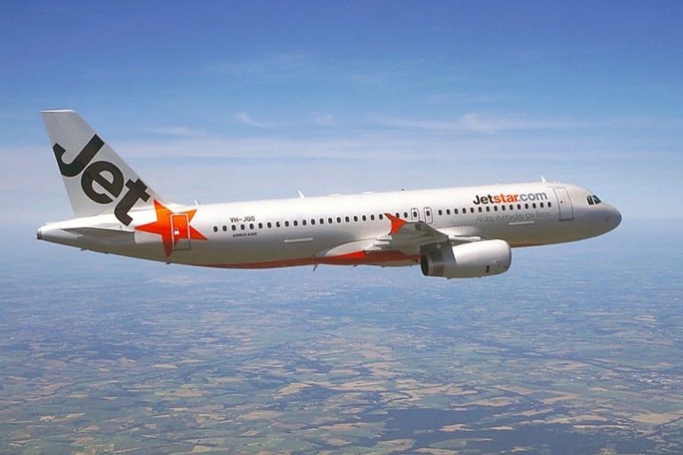 LAN and JetStar sign codeshare