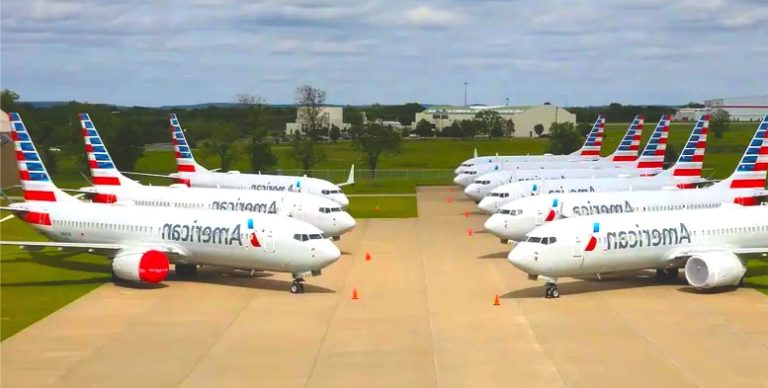 American Cancela 55.000 vôos e estaciona 450 aeronaves