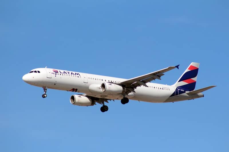 Latam Brasil continues to reduce flights in May