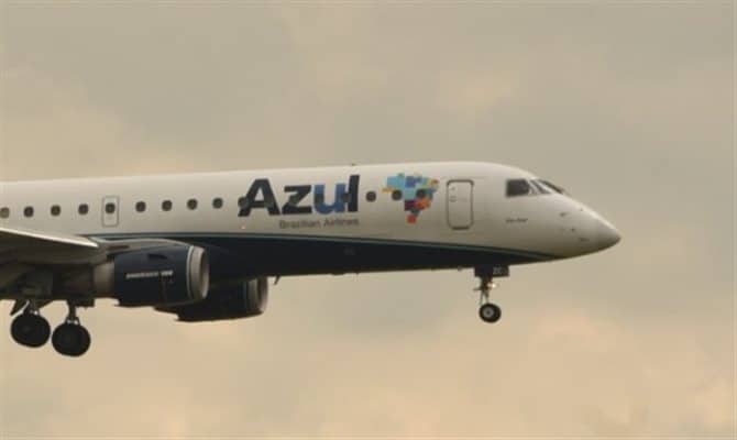 Azul hires consultants to increase efficiency