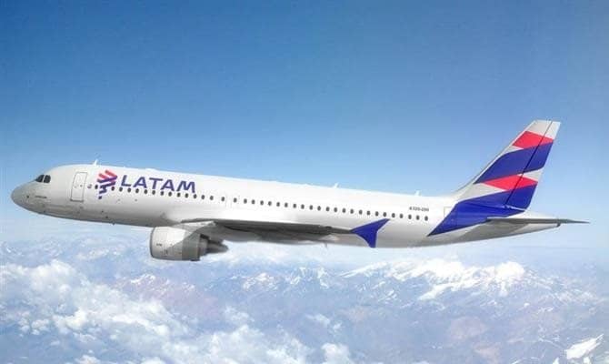 Latam Airlines extends free transportation for health professionals