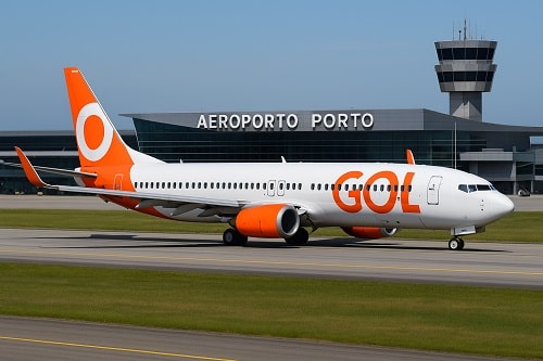 GOL Airplane at Porto